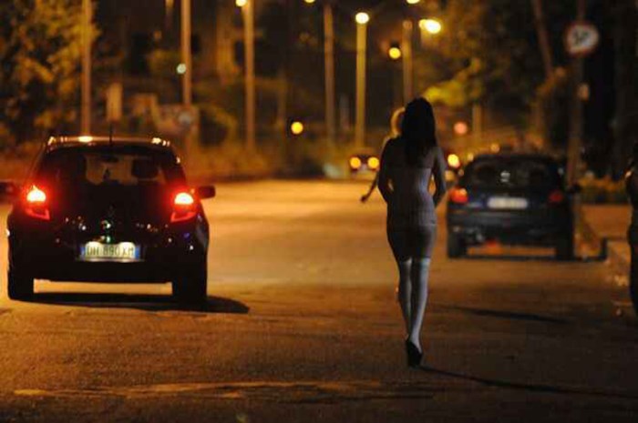 Case per la prostituzione in tutta Italia, cinque arresti