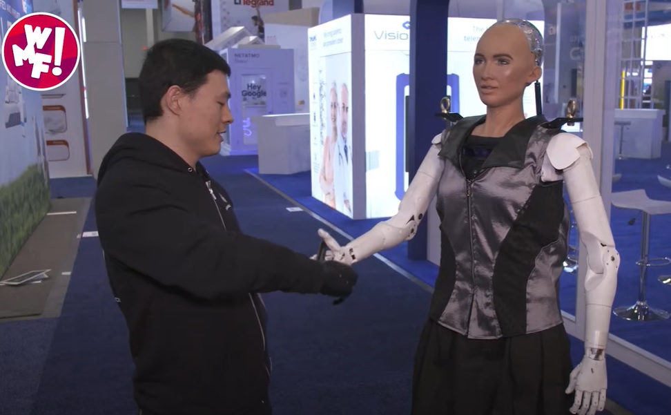 VIDEO  Il Web Marketing Festival accoglie Sophia, il robot umanoide più  avanzato al mondo 