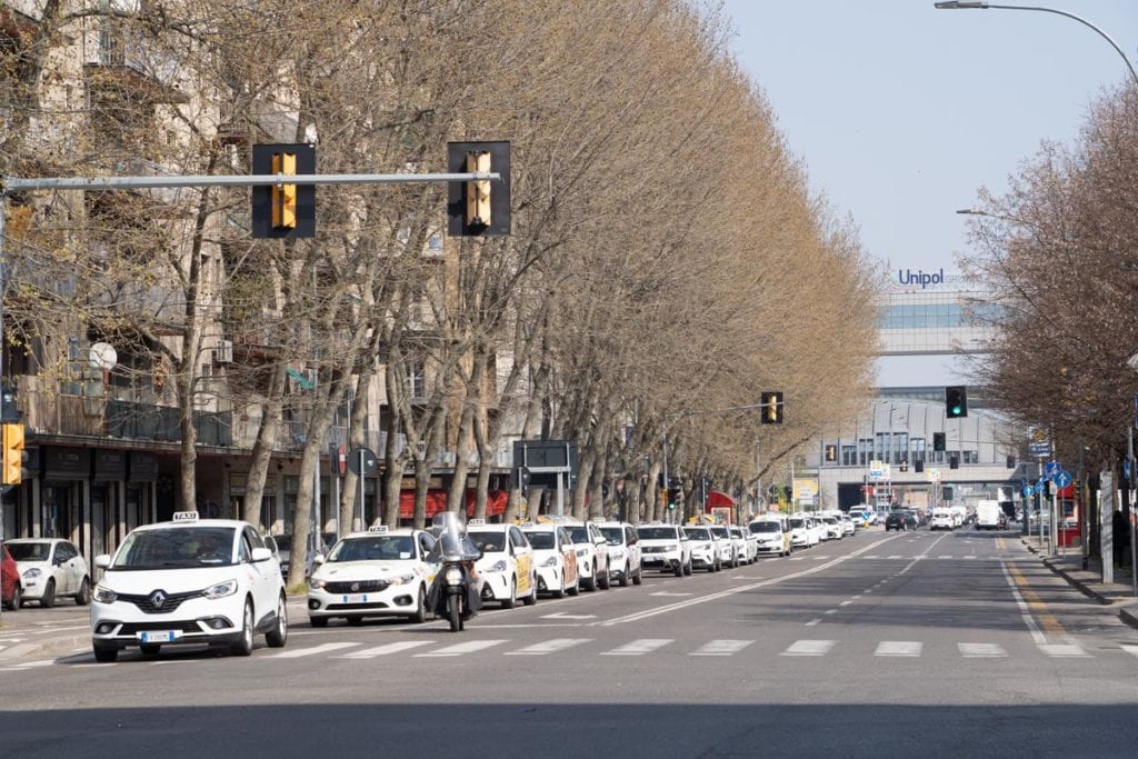protesta taxi tassisti bologna