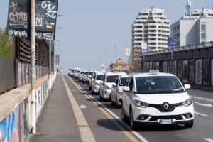 protesta taxi tassisti bologna
