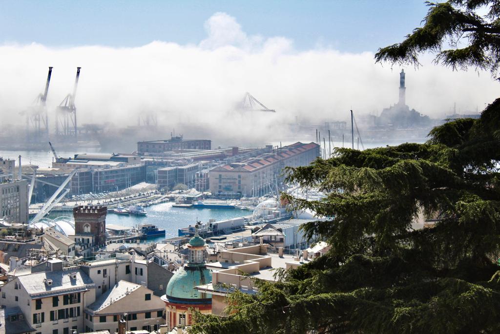 Genova nebbia caligo