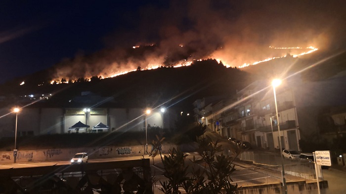 incendio monte sicilia