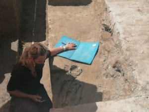 ritrovamenti ossa bambino ferrara scavi archeologici