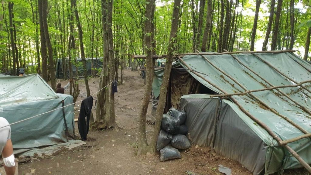 rotta balcanica aiuti migranti bosnia