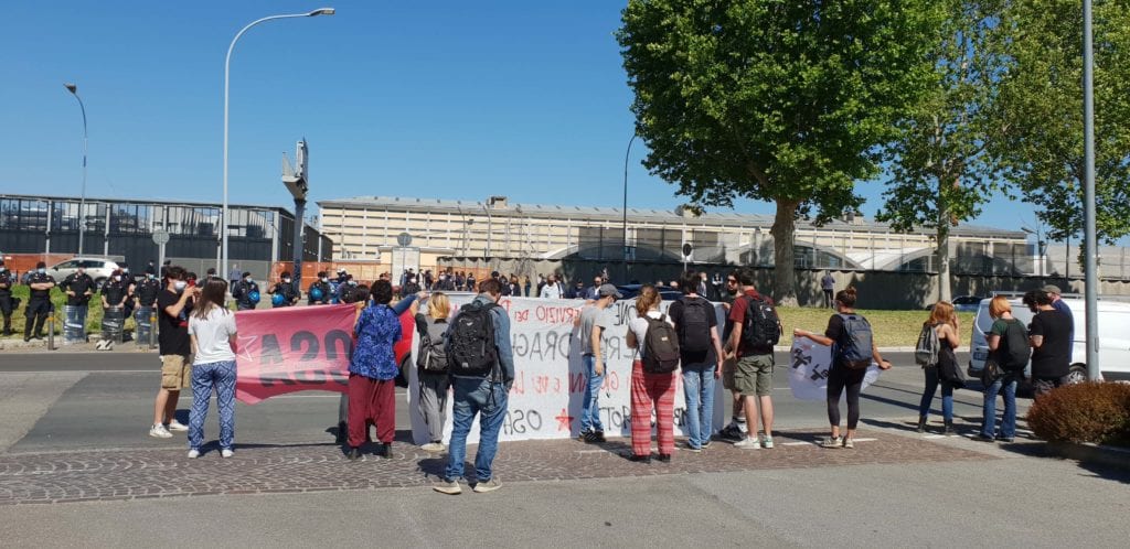 protesta studenti contro draghi bologna tecnopolo
