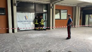 vigili del fuoco pompieri crollo pavimento poliambulatorio roma