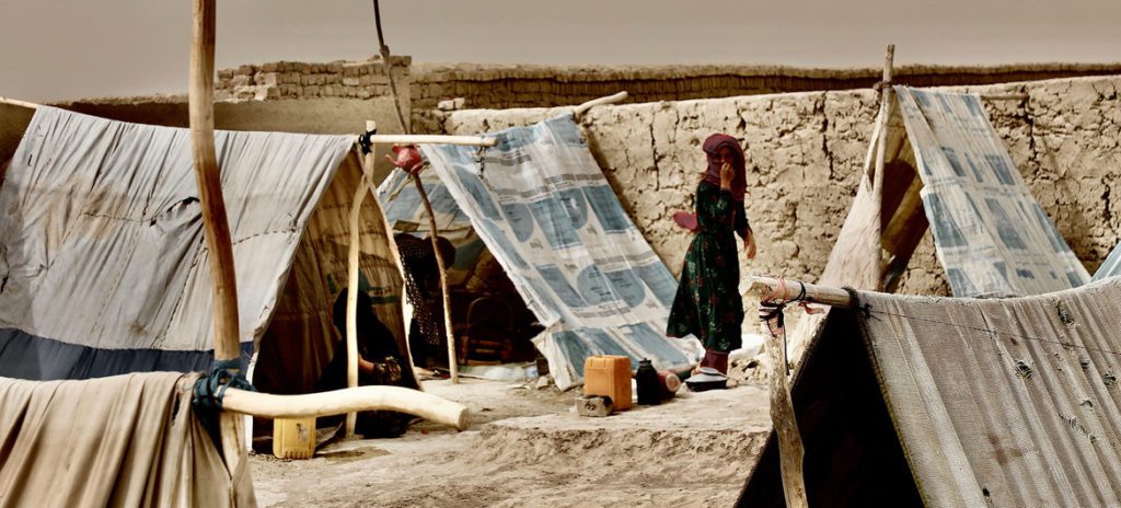 tendopoli rifugiati afghani afghanistan minori bambin