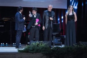Premio internazionale al pianista iraniano Ramin Bahram consegnato da Danilo Rea-min