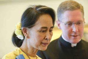 Myanmar grazia parziale Suu Kyi