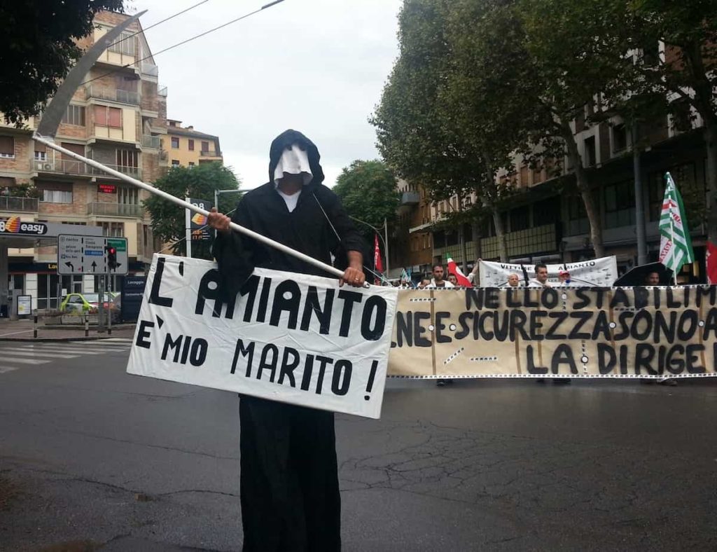 proteste_morti amianto-min