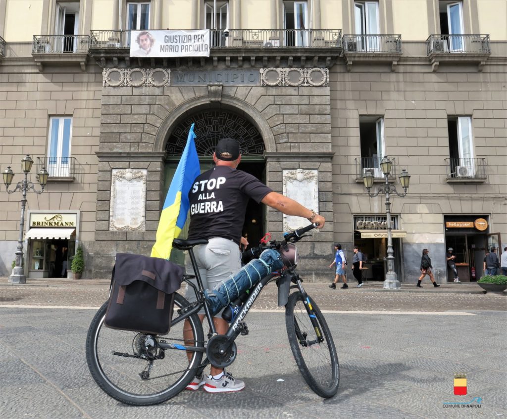 ciclista ucraino per la pace