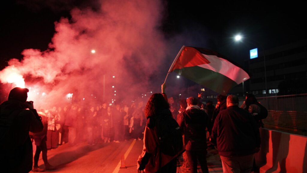 protesta pro palestina sede rai bologna