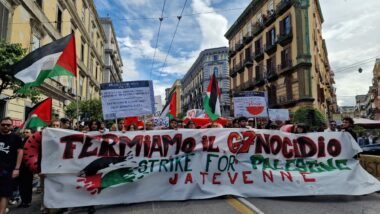 Attivisti di Napoli contro il G7