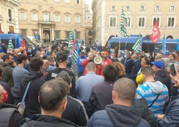 sciopero lavoratori rifiuti roma