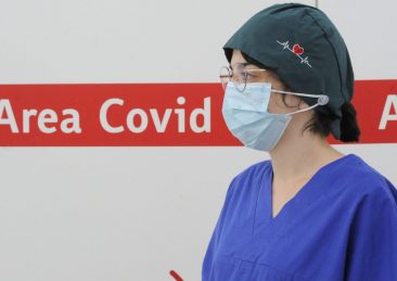 COVID HOSPITAL FIERA DEL LEVANTE, REPARTO DI TERAPIA INTENSIVA, INFERMIERA, OPERATRICE SANITARIA, AREA COVID, OSPEDALE